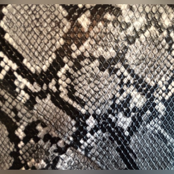 Handbag | ladies Python snakeskin look shoulder bag. - Picture 6 of 11